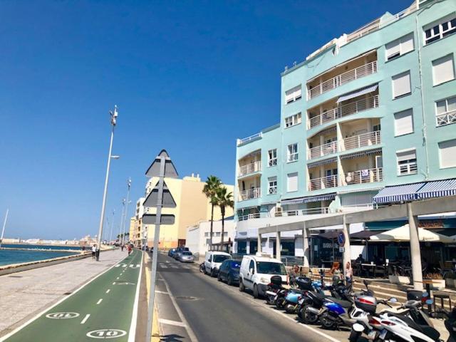 Gatu Premium Villa Isabel Terraza,Parking,1ºlinea Playa,Wifi,Vista Al Mar , Preferente Mayores De 25 Anos Y Familias Cádiz Eksteriør billede